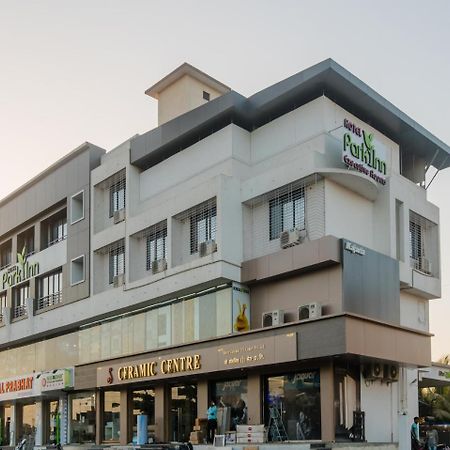 Hotel Park Inn Васаи Экстерьер фото