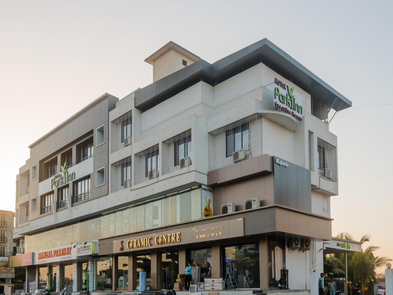 Hotel Park Inn Васаи Экстерьер фото