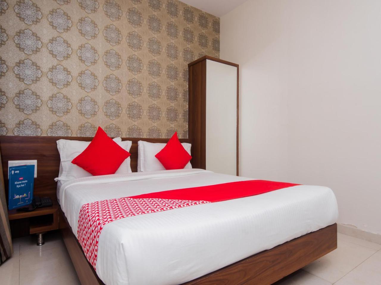 Hotel Park Inn Васаи Экстерьер фото