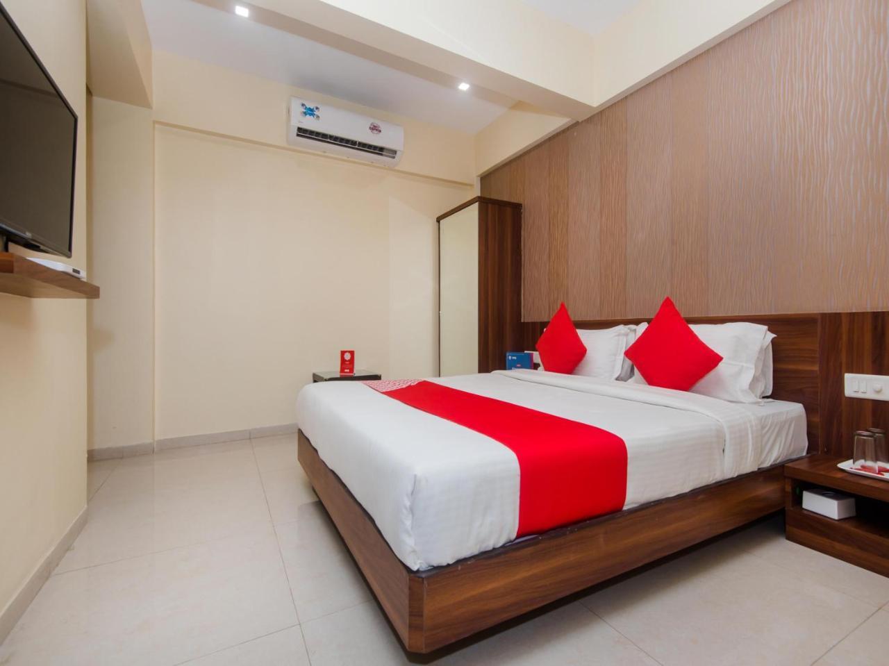 Hotel Park Inn Васаи Экстерьер фото